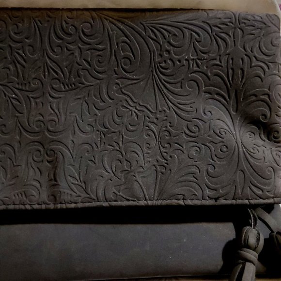 Ion Color Brilliance Black colored clutch fold over bag Zipper Closure Clean - Picture 2 of 5